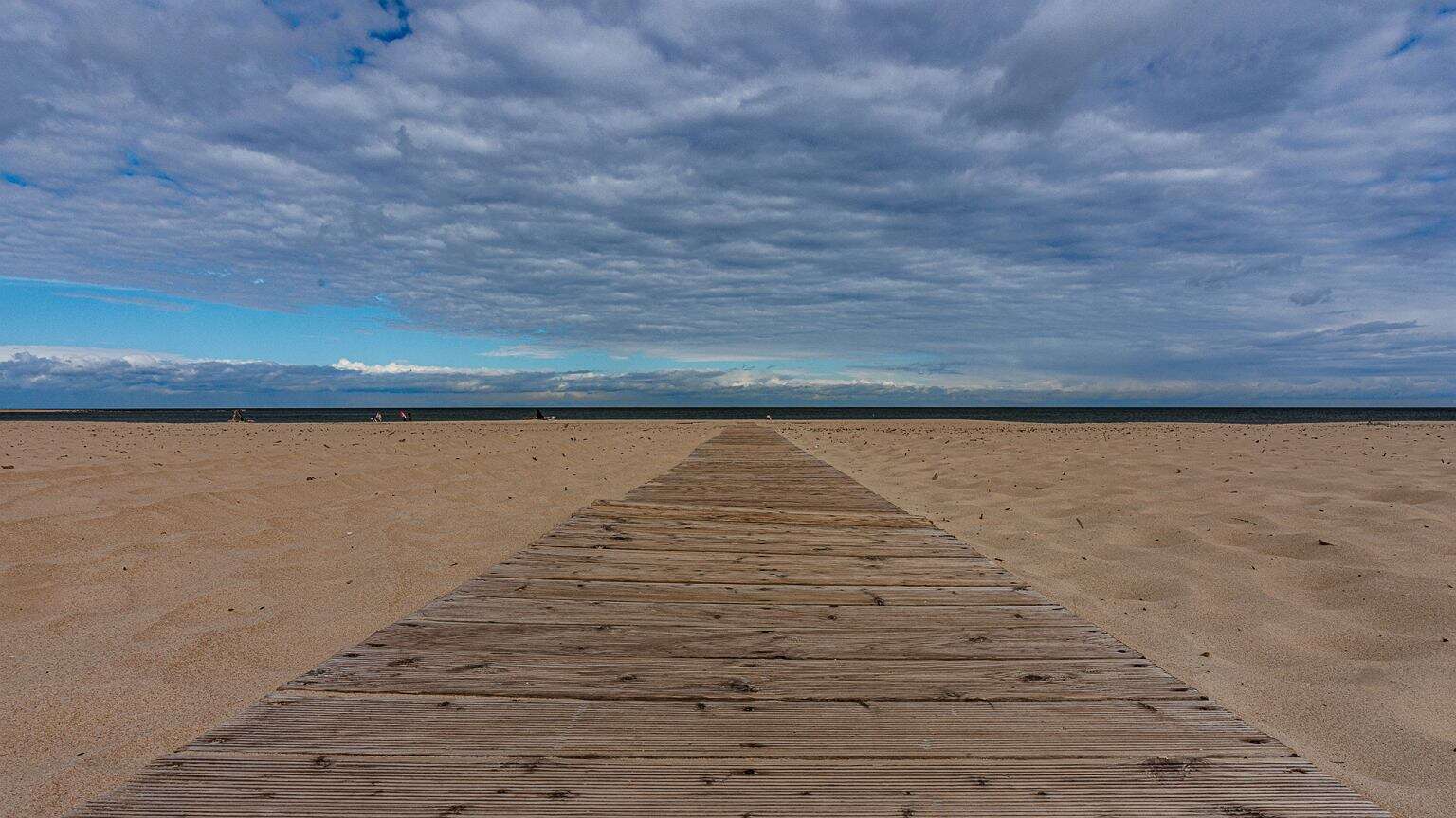 To miejsce, gdzie Bałtyk szumi tylko dla ciebie. Spokój, foki i szeroka plaża bez tłumów turystów