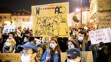 Protesty ws. wyroku TK. Prba wejcia do Sejmu. We Wrocawiu zaatakowano strajkujcych