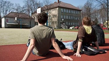 Dzieci przed 16. rokiem ycia nie wyjd z domu bez opieki? S szczegy, wyjtek dotyczy weekendw