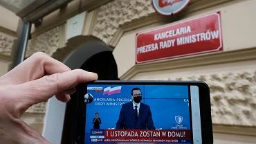 Bary, puby i restauracje zamknite od soboty. Waciciele nie wiedz, kiedy dostan rekompensaty