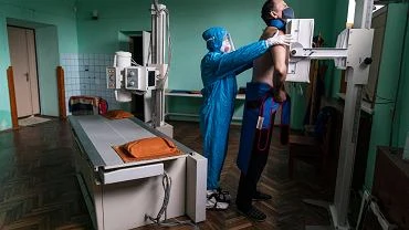 Koronawirus w Europie. Zaciska si ptla wok Polski. Rekordy zakae i zgonw m.in. w Niemczech i Czechach