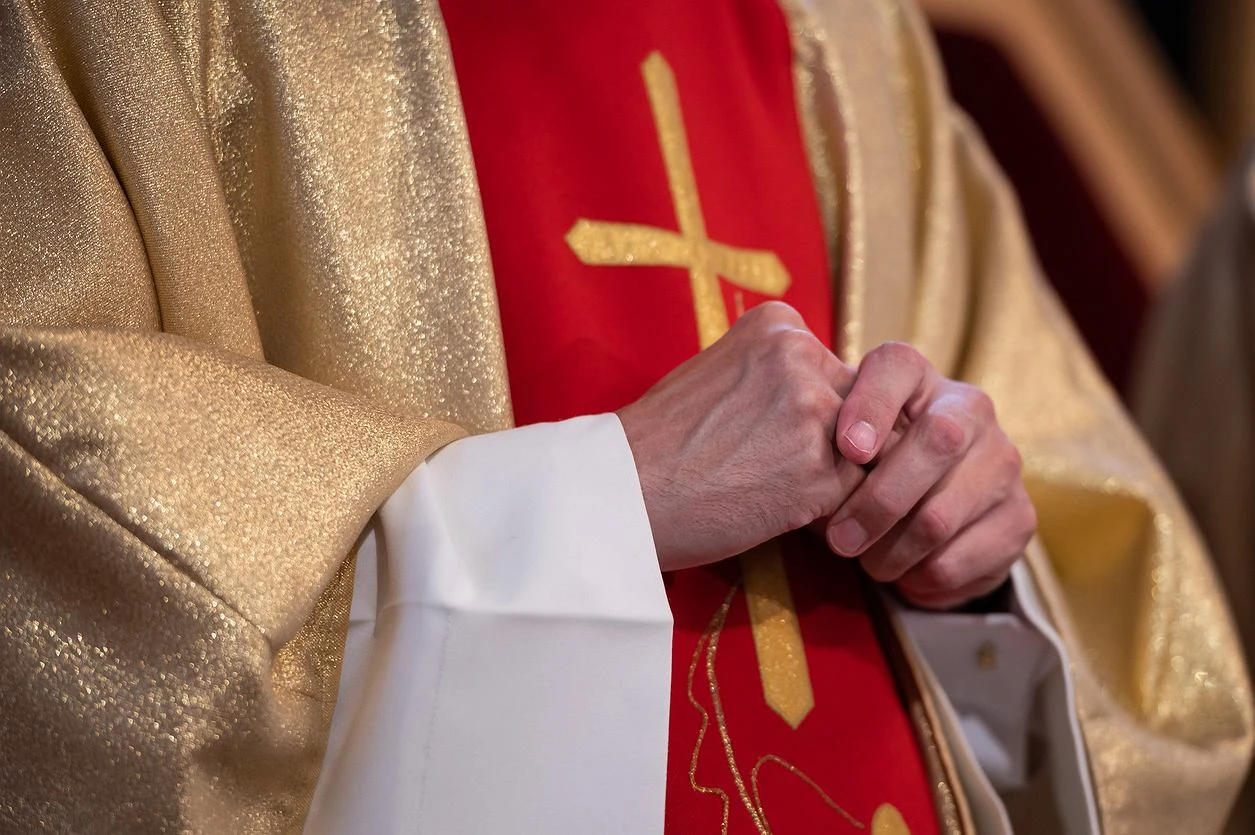Duchowny miał romans z mężatką. Pociął mężczyznę na kawałki. 