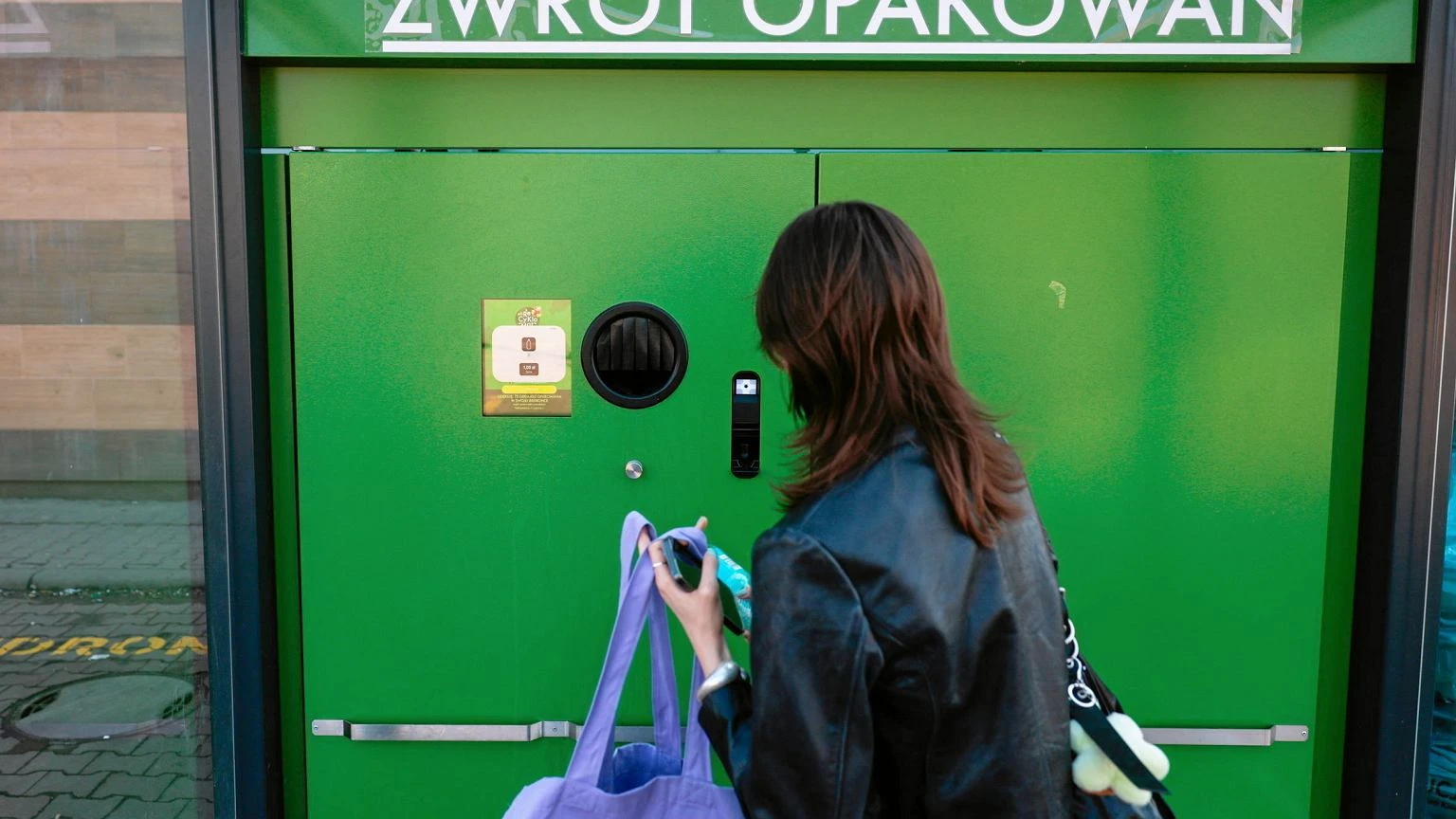 Oddajesz butelki i zgarniasz kaucjÄ? MoĹźesz wpaĹÄ pod lupÄ skarbĂłwki