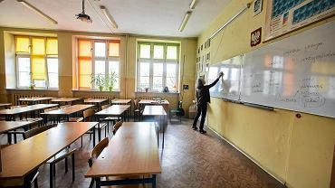 Koronawirus. W gminie Mykanw wykryto zakaenie u nauczycielki. P tysica osb na kwarantannie