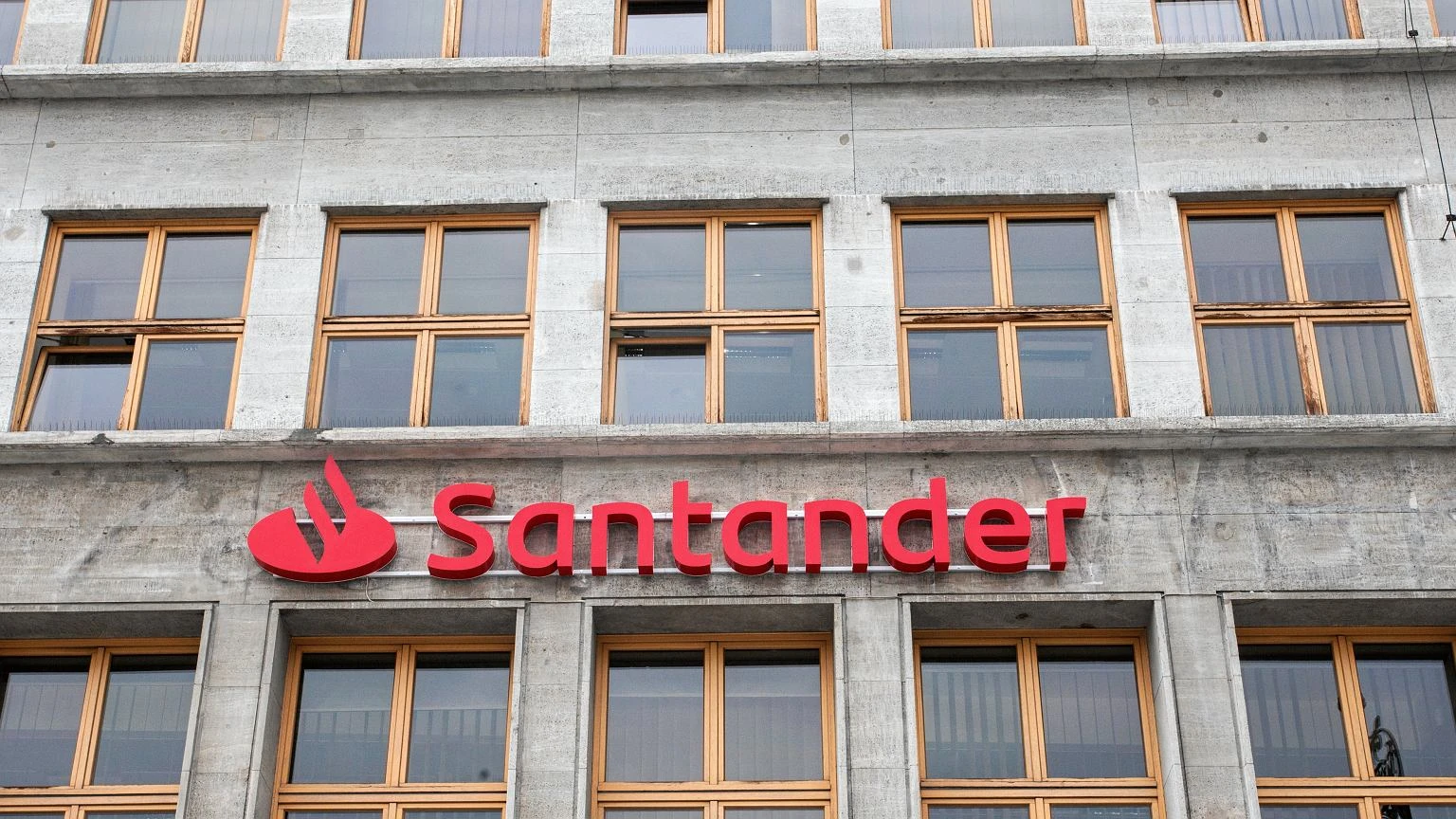Afera w Santander. Z kont PolakĂłw zniknÄĹy tysiÄce zĹotych. Czy bank zamierza je zwrĂłciÄ?