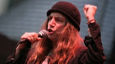 Patti Smith wspara Strajk Kobiet: Dzielnie jednocz si, protestujc przeciwko opresyjnemu rzdowi