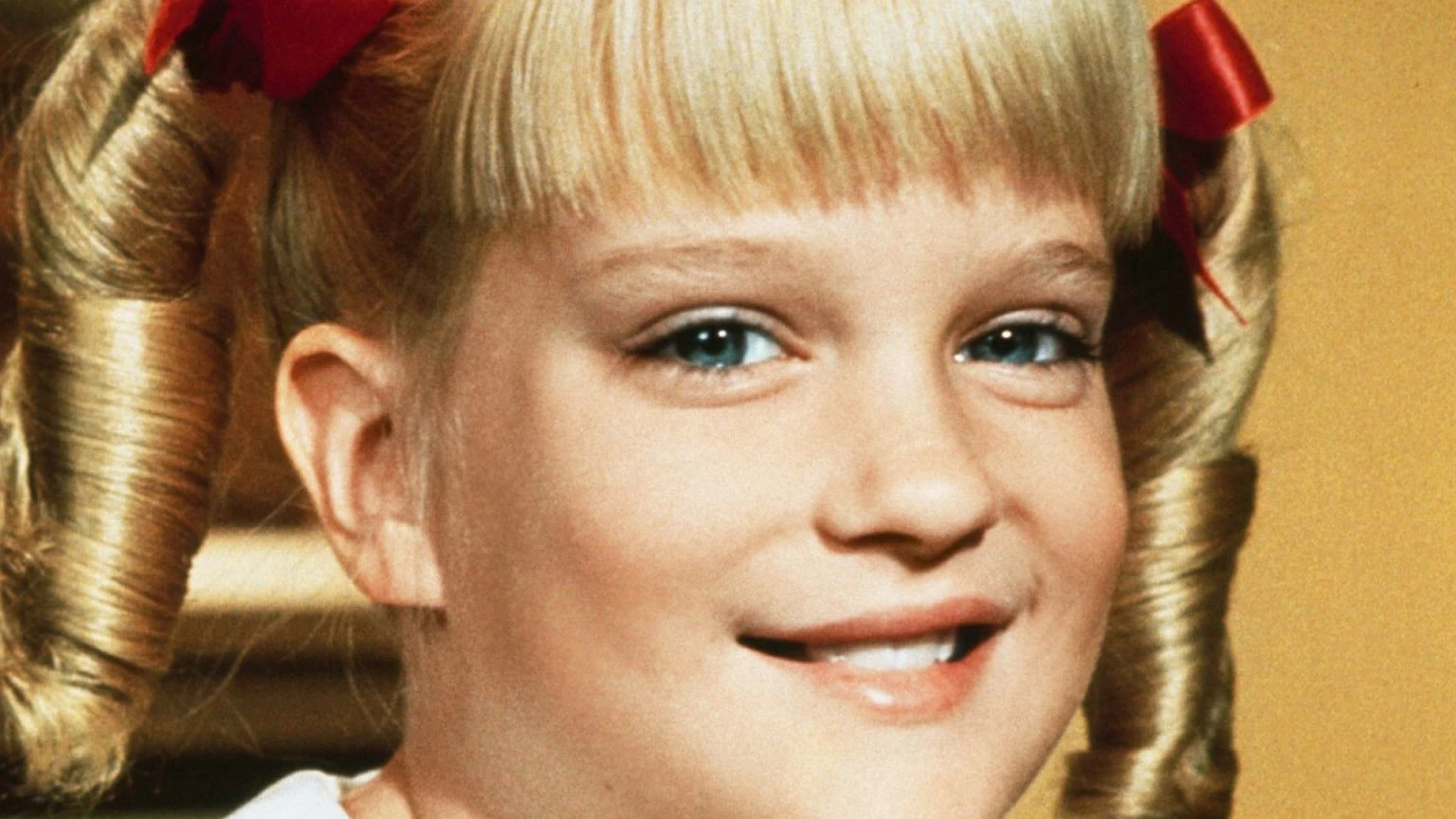 Miała 7 lat, gdy dostała rolę Cindy. Musiała nosić wałki i rozjaśniać włosy. 