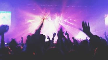Pozna. Koncert przesunito z soboty na pitek, by zdy przed t stref