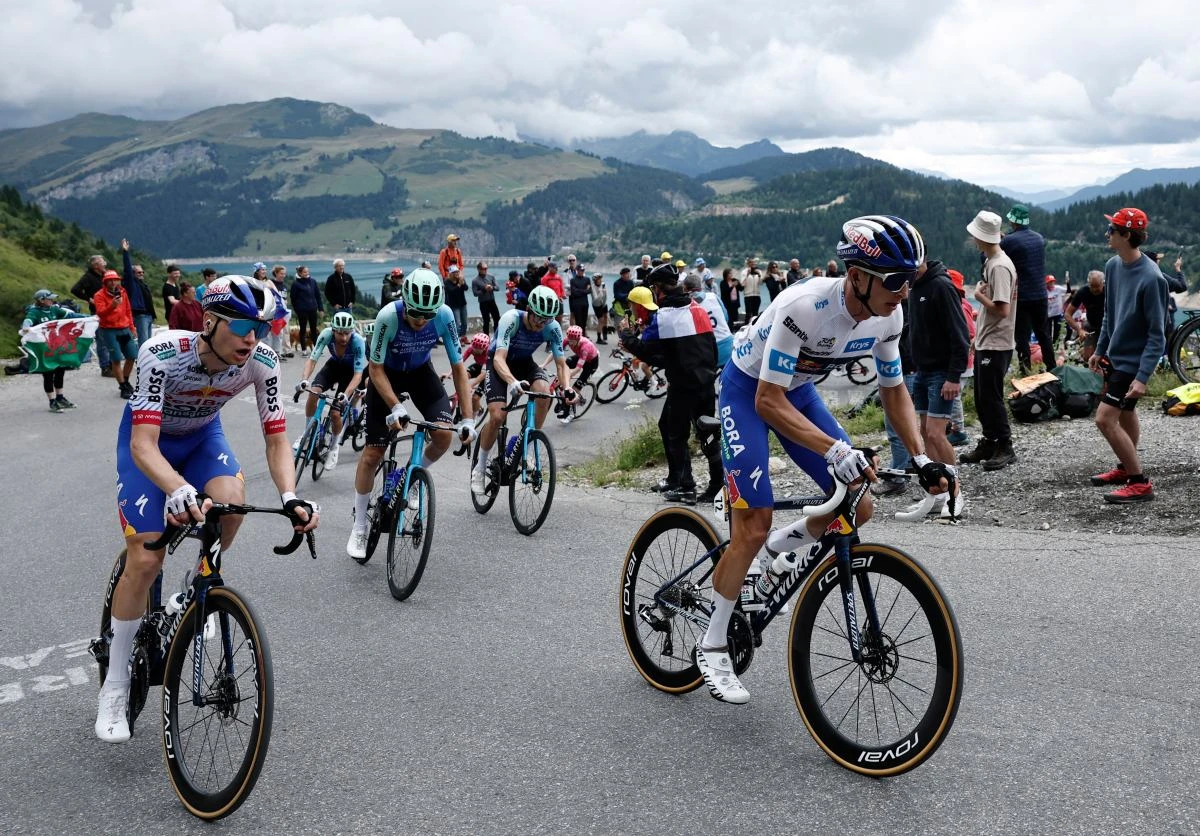 Dantejskie sceny na Tour de France. O włos od tragedii. Sprawca usłyszał wyrok