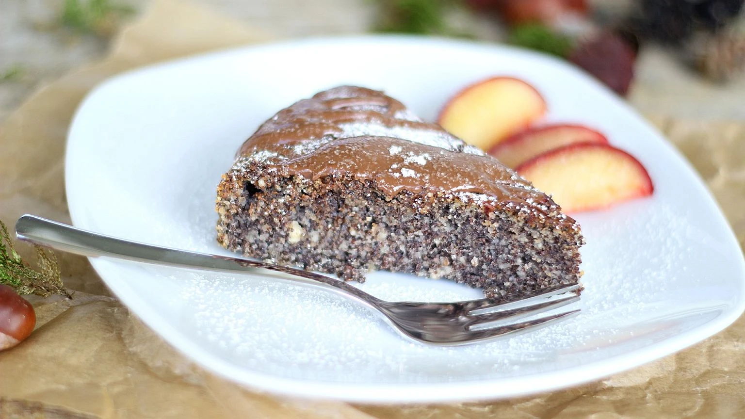 Makowiec, który zawsze się udaje? Nie musisz nawet rozgrzewać piekarnika. O zawijaniu też zapomnij