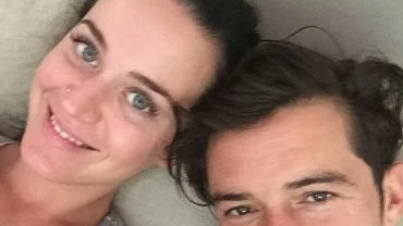 Orlando Bloom wituje urodziny ukochanej. Wirtualne serduszko wysaa jej polska gwiazda