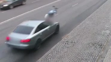 Olsztyn. Miaa 2 promile i przebiegaa przez ruchliw ulic. Wpada wprost pod samochd