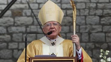 Abp Jdraszewski odprawi msz mimo kontaktu z zakaonym? Archidiecezja: Nie byo moliwoci zakaenia