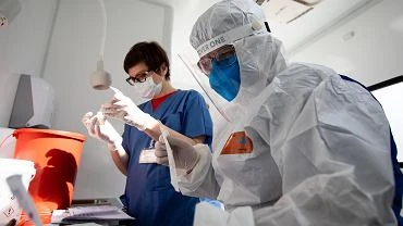 Na Sowacji przebadano jednego dnia 2,5 mln ludzi. W Polsce w tym czasie zrobiono 50 tys. testw
