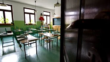 Zakaona zakonnica uczya religii. Uczniowie na kwarantannie. Tymczasem MEN podsumowao, ile szk ma lekcje zdalne