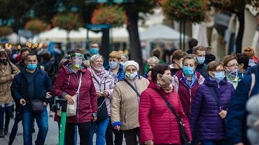 Koronawirus w Polsce. Jakie nowe obostrzenia? W czwartek decyzja sztabu kryzysowego