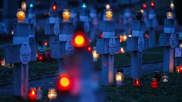 Ojciec Guyski: Ani zmarli, ani Bg si nie obra jeli nie pjdziemy na cmentarz