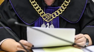 Byy prokurator z prawomocnym wyrokiem za korupcj. To on stawia zarzuty Tomaszowi Komendzie