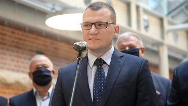 Szefernaker: Premier mwi o odwrocie koronawirusa, kiedy zachorowalno spadaa