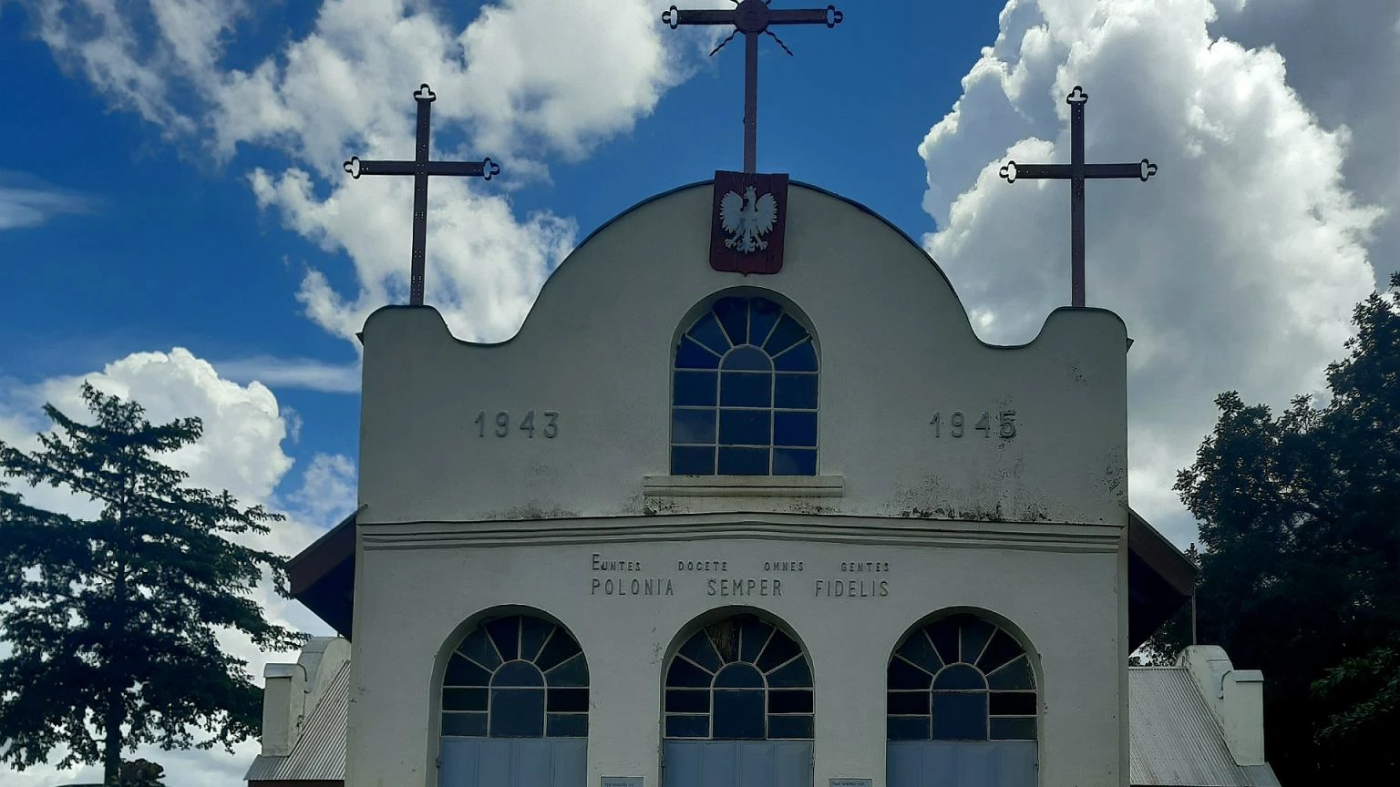 Jak Ĺźyli Polacy w Afryce? Ta wioska byĹa domem tysiÄcy uchodĹşcĂłw. 