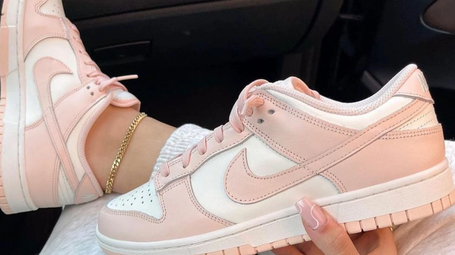 Te buty ekspresowo znikają z wyprzedaży! Letnie sneakersy, sandały i espardyle są na topie