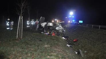 Warmisko-Mazurskie. Wypadek luksusowego bentleya. 67-latek zgin na miejscu