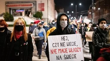Olsztyn. Sd nie chce zaj si spraw 14-latki, ktra braa udzia w Strajku Kobiet