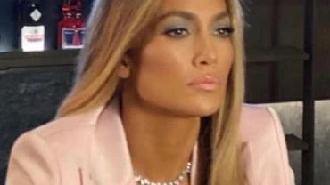Jennifer Lopez zachwyca w nowym teledysku. Wystpia w nim w obdnym garniturze polskiej projektantki