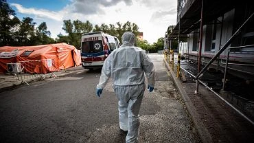 Prof. Matyja: Konieczne uruchomienie szpitali polowych. Nie moemy czeka, moe doj do tragedii