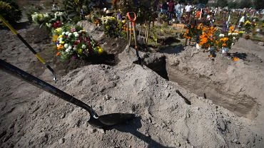 Hiszpania. Strajk domw pogrzebowych. Brakuje rk do pracy przy lawinowo rosncej liczbie zgonw