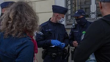 Koronawirus w Polsce. GIS nałożył 24,5 mln kar za łamanie przepisów przeciwepidemicznych