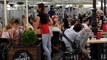 Nowe restrykcje. Zakupy i restauracje w strefie czerwonej i tej, jakie s wytyczne rzdu?