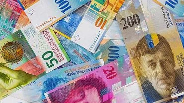 Kursy walut 14.09 o godz. 7. Gwne waluty stabilne, may wzrost funta [kurs dolara, funta, euro, franka]
