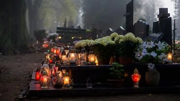 1 listopada - Dzie Wszystkich witych. wito zmarych 2020 bdzie inne ni dotychczasowe