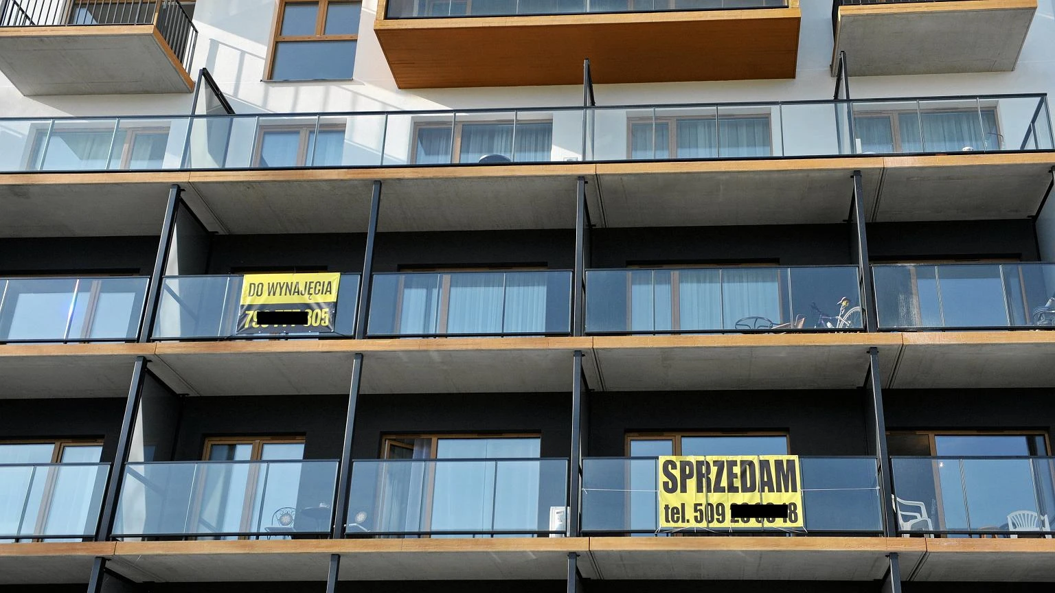 Przeżywają szok po rozmowie z bankiem. Ile wynosi rata kredytu 500 tys. na 30 lat? 