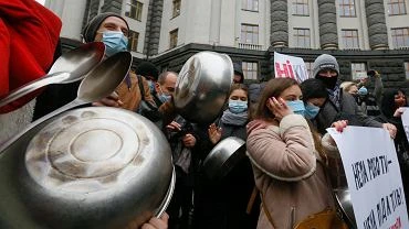 Ukraina wprowadza weekendowy lockdown. 