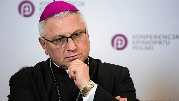 Sekretarz Generalny Konferencji Episkopatu Polski zakaony koronawirusem. Chorzy take biskupi opolscy