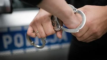 Kalisz. Razili prdem w okolice genitaliw, polewali wod, kopali. Sd podtrzyma kary dla policjantw