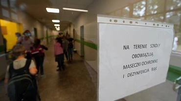 Koronawirus. Kolejny rekord. 4280 nowych przypadkw. Czy czas zamyka szkoy? Wirusolog komentuje