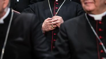 Sonda: Polacy nie chc odpowiedzialnoci zbiorowej duchownych za pedofili