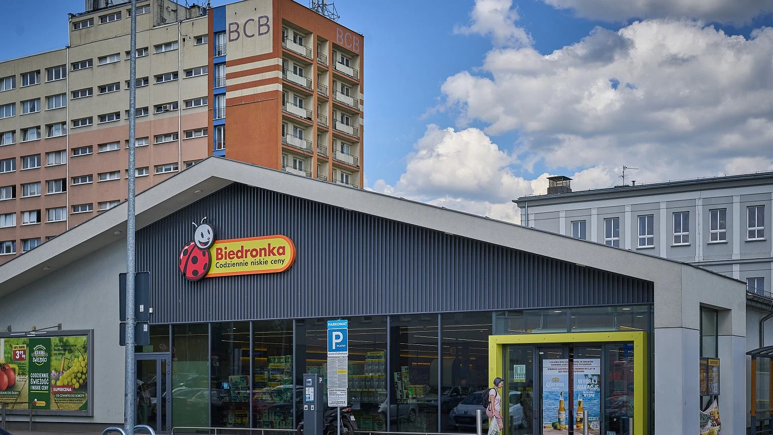 Biedronka idzie na rekord. KosztowaĹa 269 zĹ, a teraz? Sami zobaczcie. Hicior grzybiarzy teĹź w Lidlu