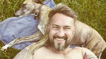 Marcin Prokop zaskoczy metamorfoz. Prezenter pokaza si w dugich wosach. 