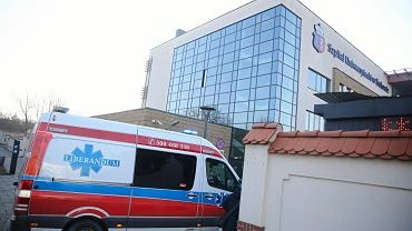 Krakw. Nie yje 48-letni ratownik zakaony koronawirusem. 