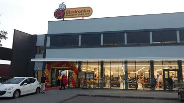 Biedronka i Lidl reaguj na zmiany w kraju. Niektre sklepy bd otwarte caodobowo