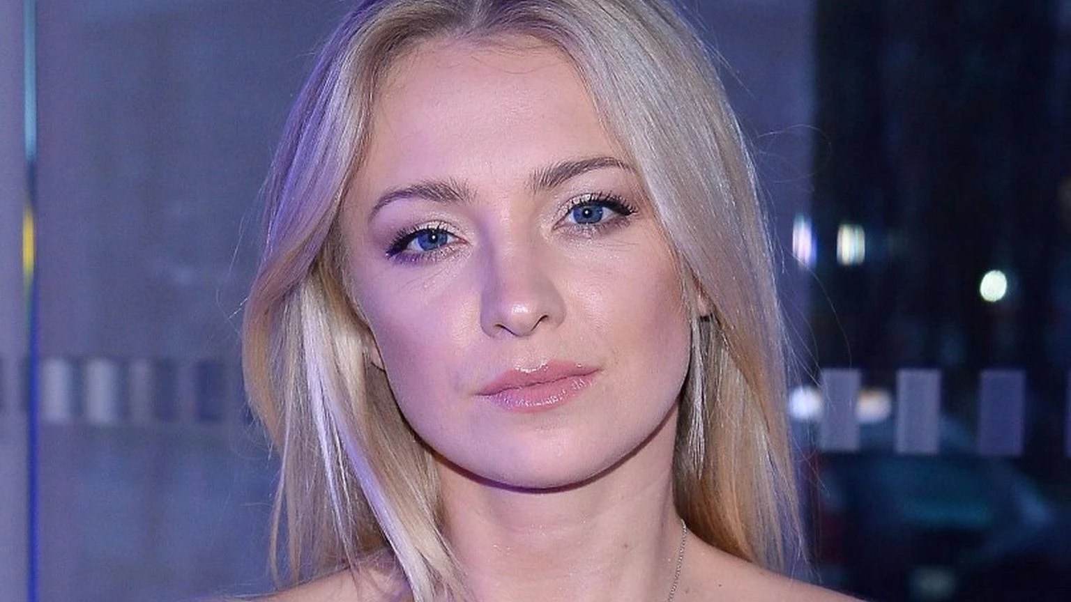 Barbara Kurdej-Szatan w ultra modnej bluzce na lato. To stylowy hit za mniej niż 60 zł