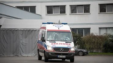Warszawa. Karetki bd spdzay mnie czasu na dezynfekcji. Skorzystaj z terenu zajezdni tramwajowej