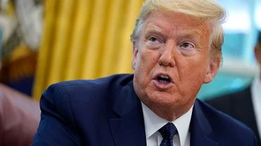 Donald Trump zabarykaduje si za gigantycznym potem. Biay Dom szykuje si na wybory