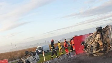 Czoowe zderzenie na DK 50 w miejscowoci Lasopole k. Grjca. Zginy trzy osoby