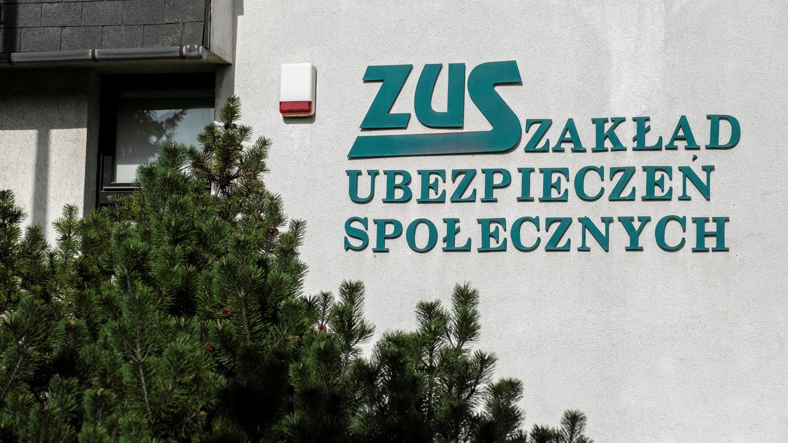 W tych miesiącach lepiej nie przechodzić na emeryturę. ZUS ostrzega. Tylko stracisz
