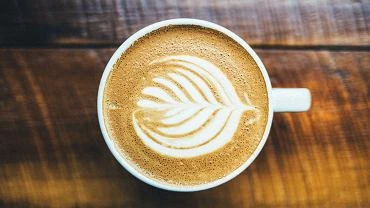 Wochy. Przez niemal rok dosypywaa koleance leki do cappuccino. Chciaa, eby zwolniono j z pracy